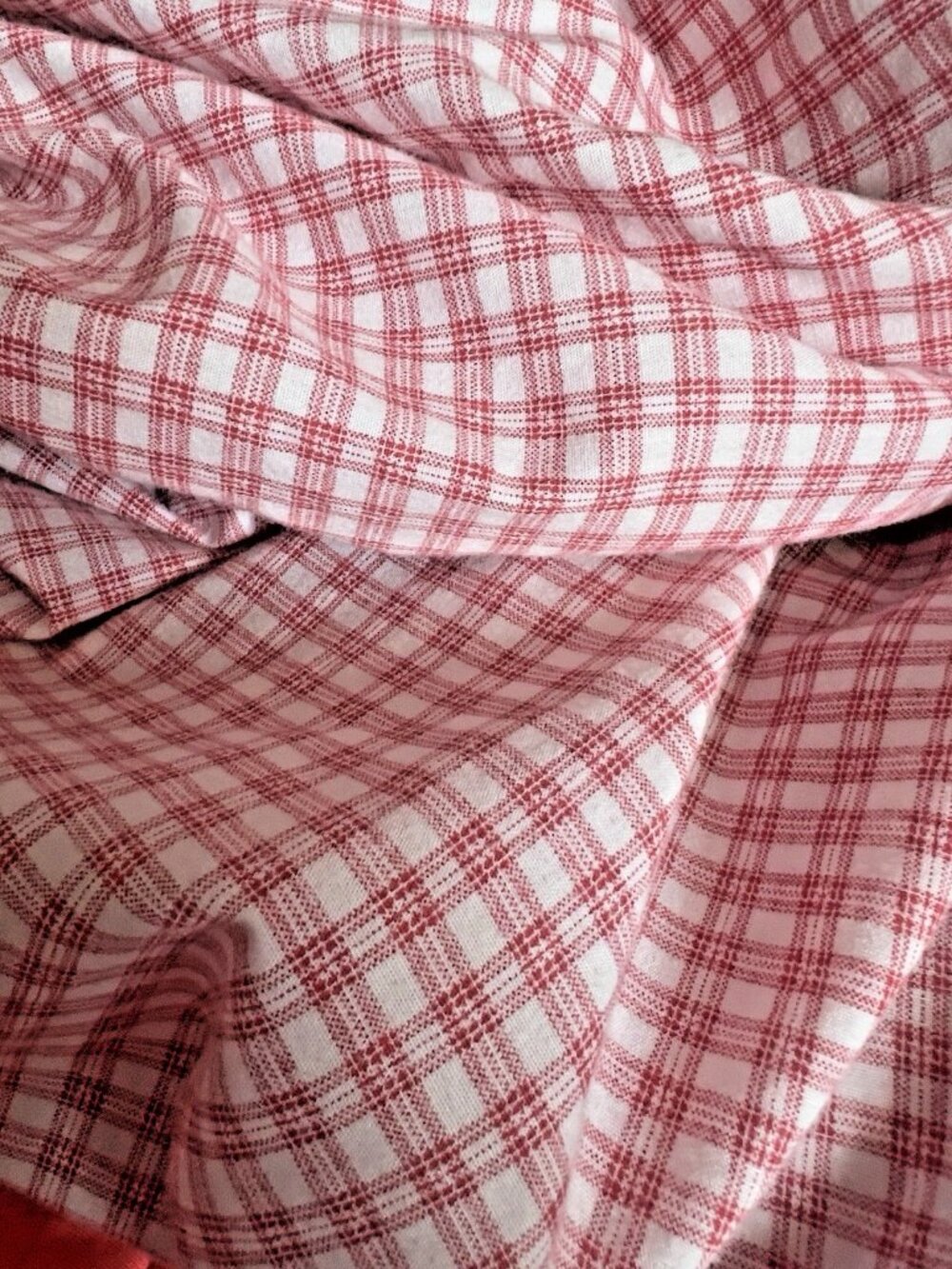 TOMMY HILFIGER TWIN Fitted Sheet Red White Plaid 60% Cotton Dorm Childs Bedding